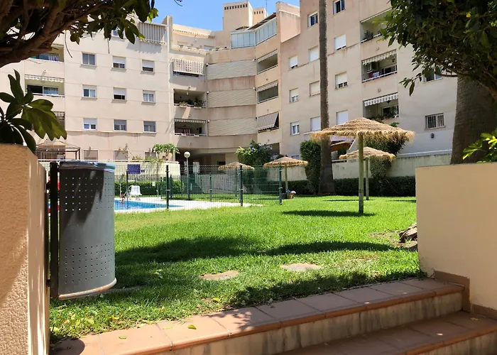 Teatinos Pool مالقة