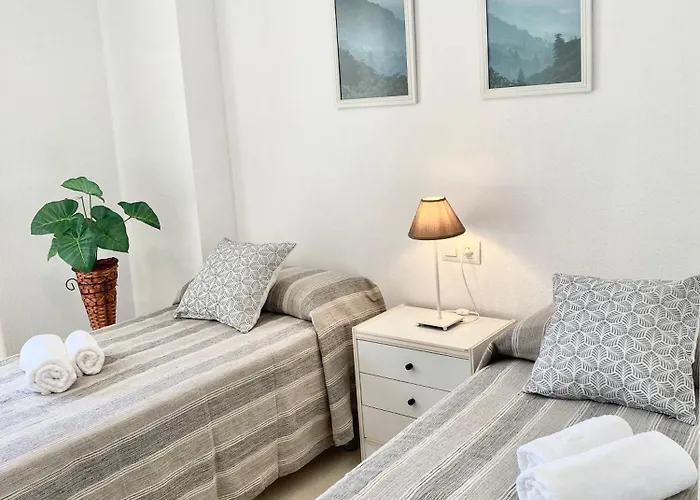 Teatinos Pool Apartment *